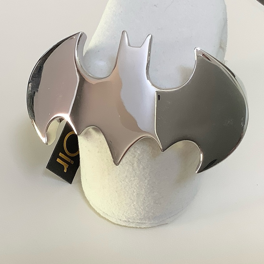 NWT Noir x DC Comics 
BATMAN CUFF BRACELET 
COLLECTOR PIECE